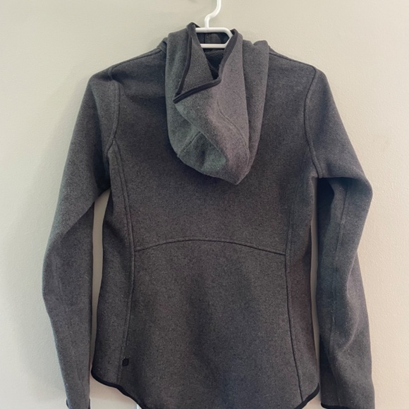 Lululemon half zip - Picture 4 of 4